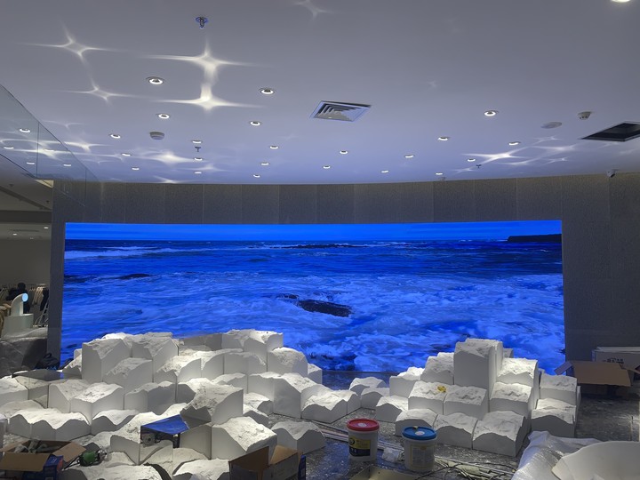 萬達廣場，弧形屏，P2.5,16.4平方