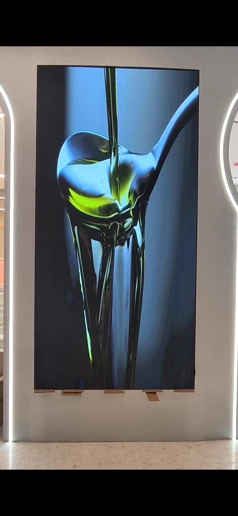 白沙洲室內(nèi)全彩P2.0安裝完畢    尺寸:1.28X2.56    像素點:640X1280